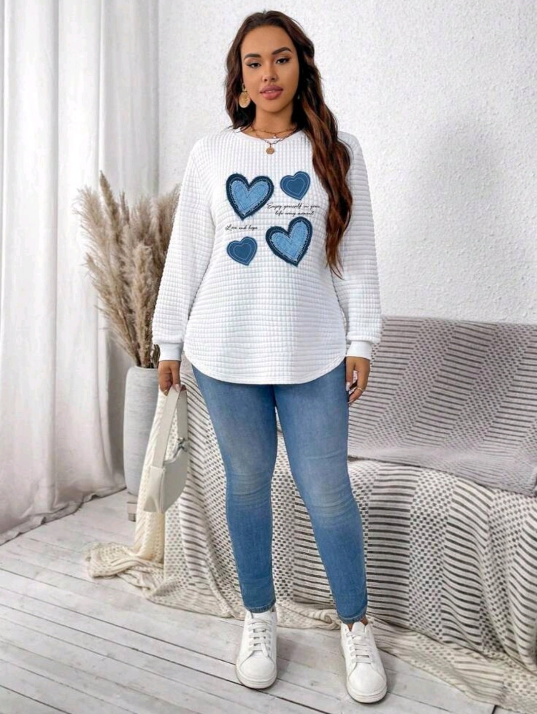 Buzo Cute de Corazones en Relieve - Imagen 4